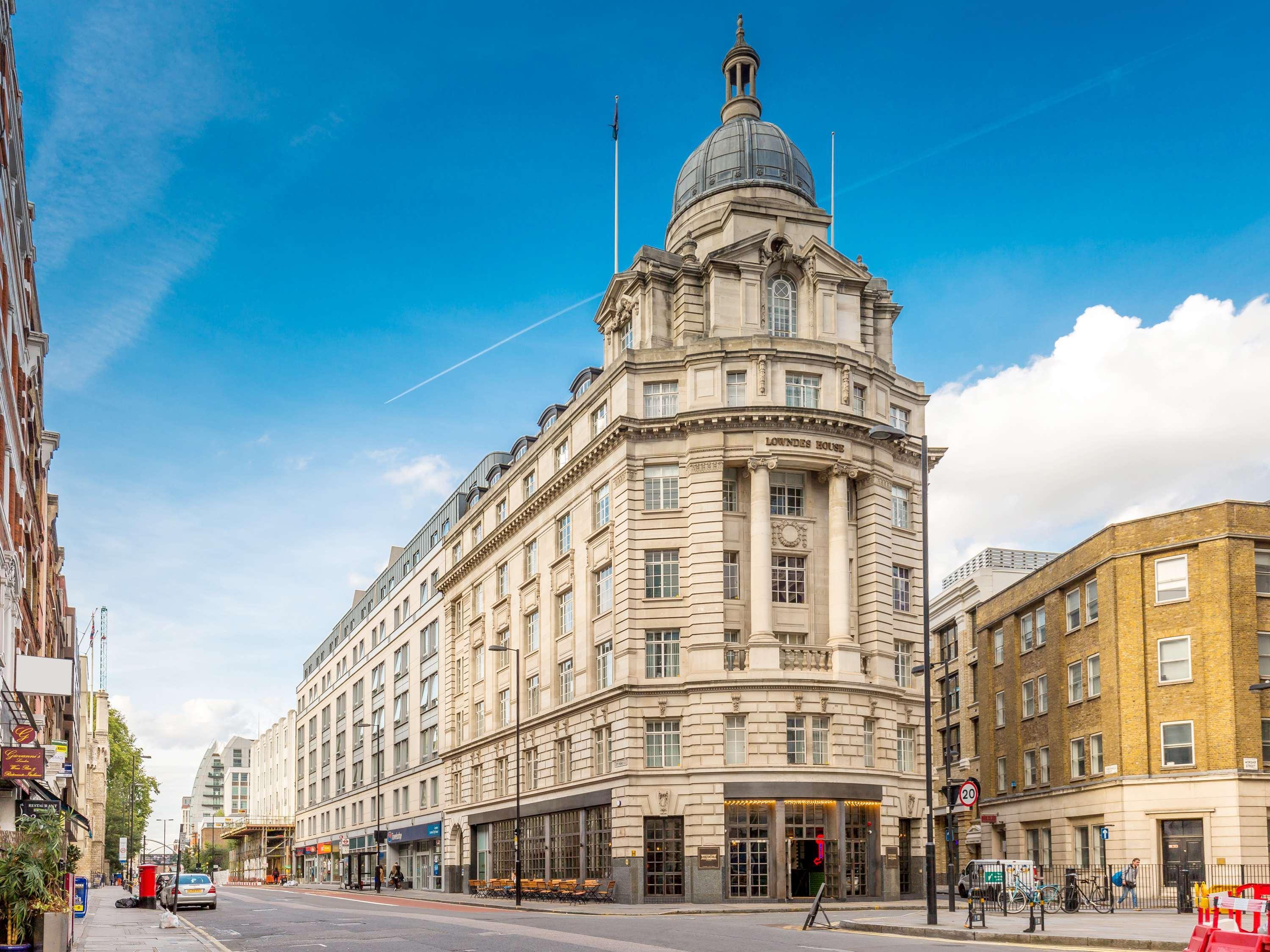 Travelodge London Central City Road Exterior photo